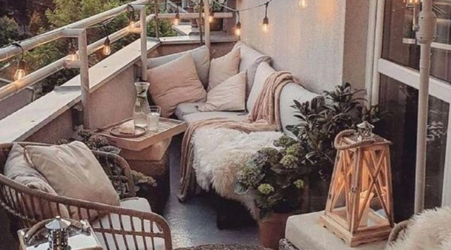 Easy Ways To Cozy Up Your Balcony or Patio for Fall & Winter - Views Balcony Bar | Turn your Balcony into a Bar!